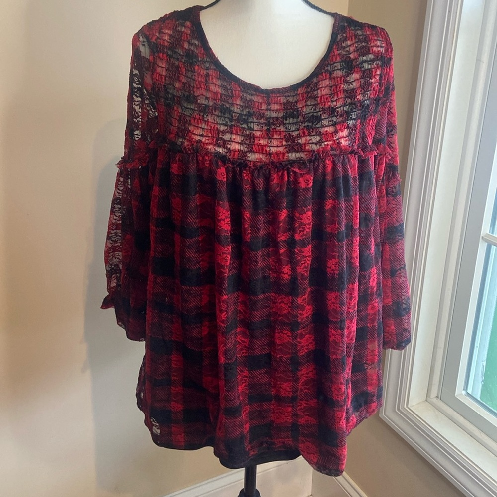 TIME AND TRU Size M Red & Black Lace Over Lay Top Bell Sleeves